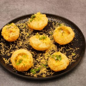 Crispy sukha puri served near Borivali at Gupta Panipuri Center
